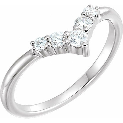 saveongems Jewelry 2.8mm::1/4 CTW / 6.00 / 14K White 14K 1/4 CTW Diamond Graduated "V" Ring